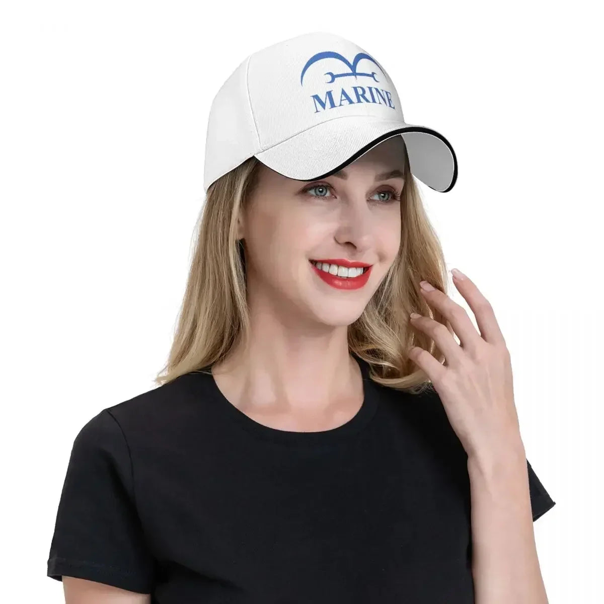 One Piece-keps med marinmotiv – rent vit (broderad logotyp)