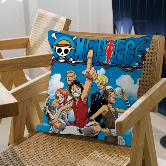 One Piece kuddfodral – klassisk anime-logotyp och besättningen