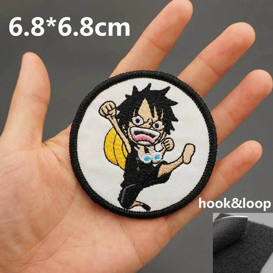 Naszywka One Piece – Monkey D. Luffy w walce (czarne koło)