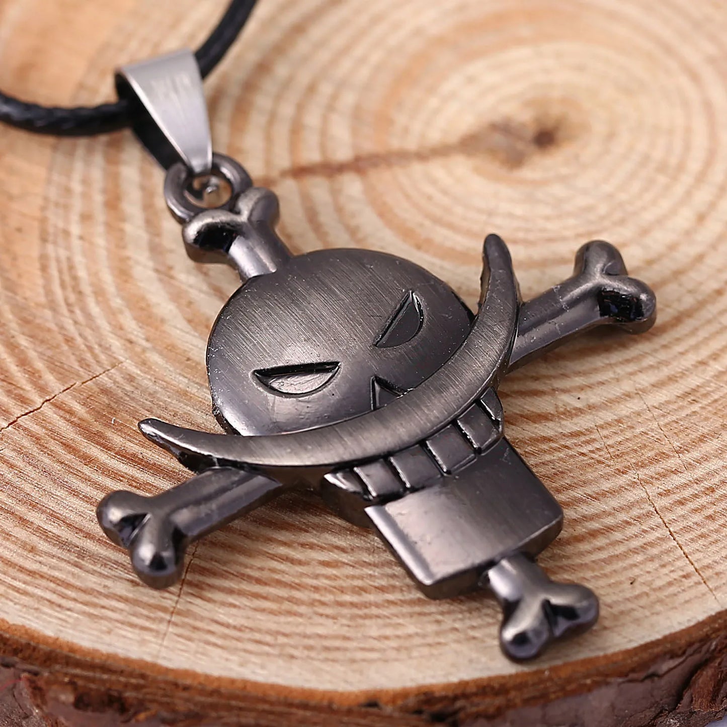 One Piece Necklace - Edward Newgate Jolly Roger Pendant (Whitebeard)