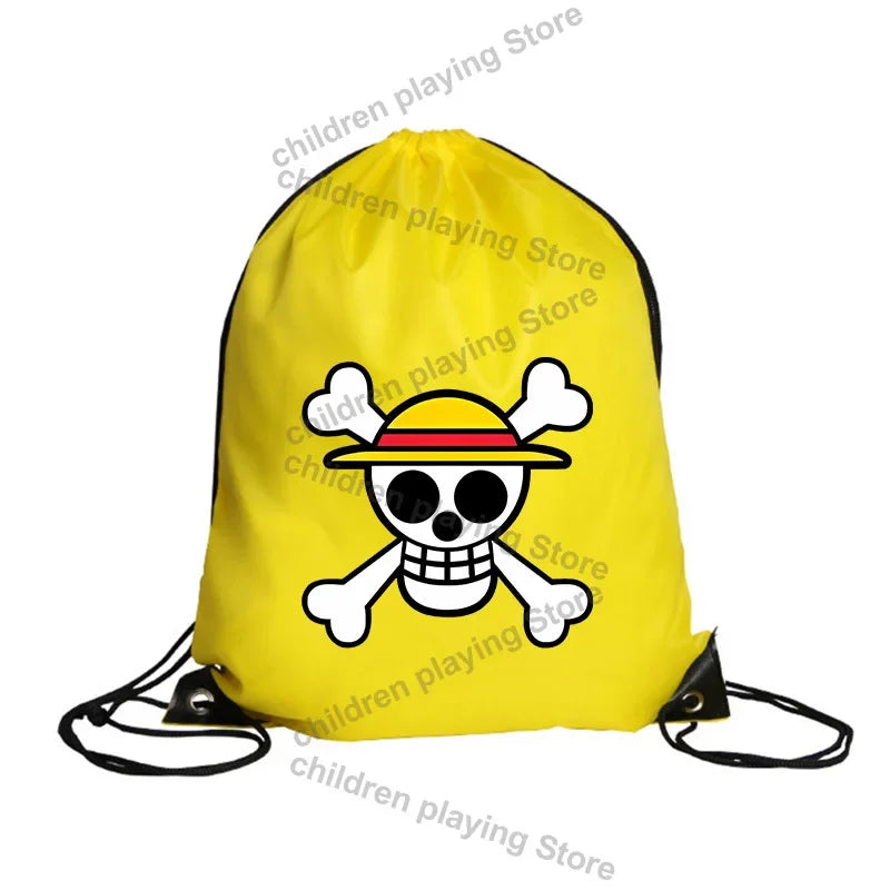 One Piece-påse med dragsko – Stråhattspiraternas gula piratemblem